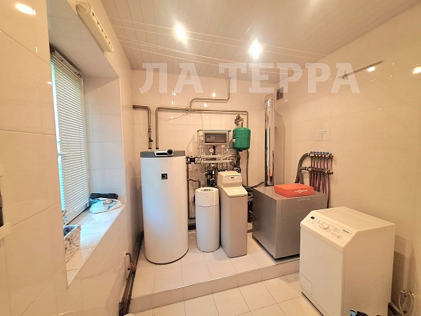 Таунхаус, 200 кв.м., Красногорск, 17 кв-л, 4к6 (№74242) Таунхаус, 200 кв.м., Красногорск, 17 кв-л, 4к6 (№74242)