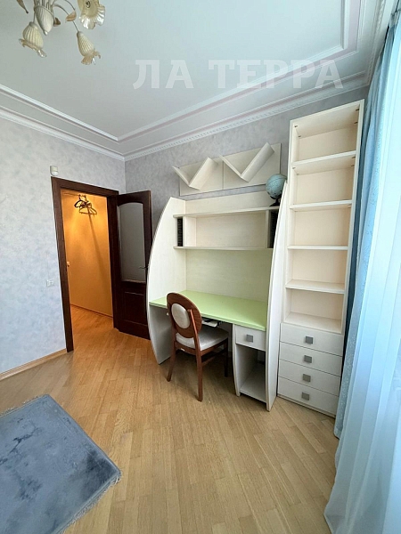 Снять 3-к квартиру, 73 кв.м., Москва, Грина ул, 40 (№74285)