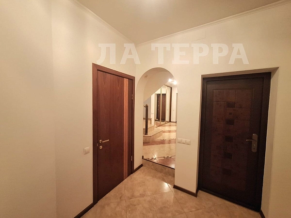 Таунхаус, 200 кв.м., Красногорск, 17 кв-л, 4к6 (№74242) Таунхаус, 200 кв.м., Красногорск, 17 кв-л, 4к6 (№74242)
