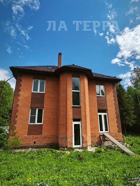 Дом, 288 кв.м., Московская область, Одинцовский р-н (№74190) Дом, 288 кв.м., Московская область, Одинцовский р-н (№74190)