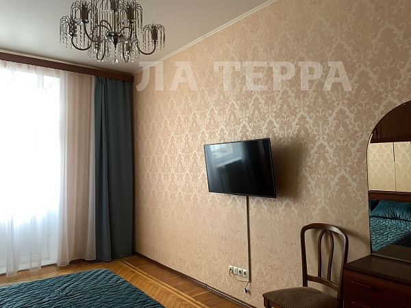 Снять 2-к квартиру, 53 кв.м., Москва, Хамовники, Саввинская наб, 3 (№74391)