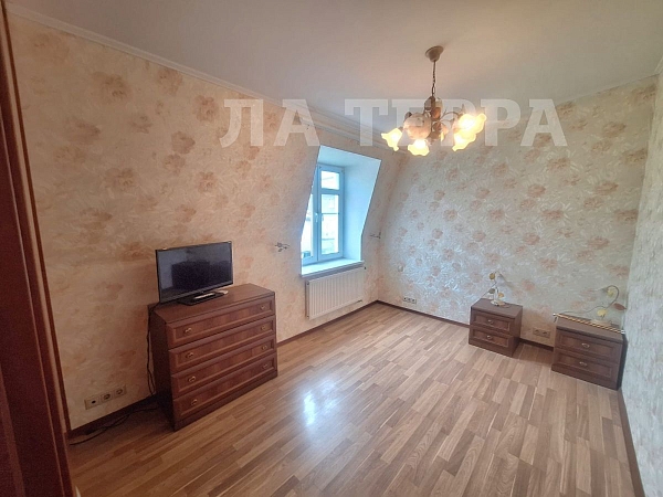 Таунхаус, 200 кв.м., Красногорск, 17 кв-л, 4к6 (№74242) Таунхаус, 200 кв.м., Красногорск, 17 кв-л, 4к6 (№74242)