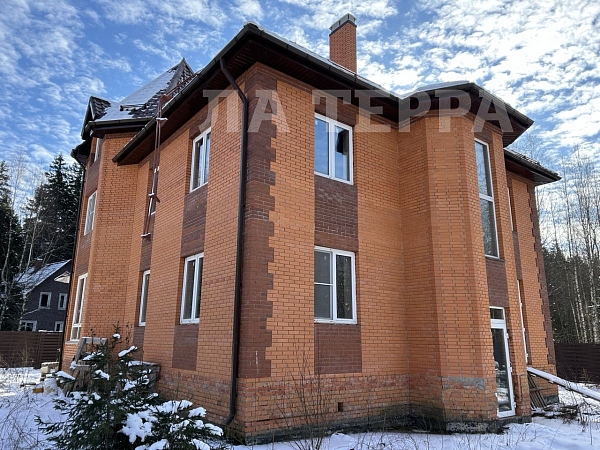 Дом, 288 кв.м., Московская область, Одинцовский р-н (№74190) Дом, 288 кв.м., Московская область, Одинцовский р-н (№74190)