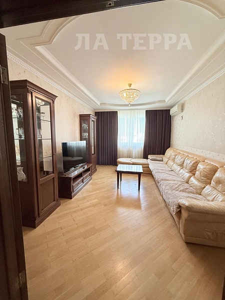 Снять 3-к квартиру, 73 кв.м., Москва, Грина ул, 40 (№74368)