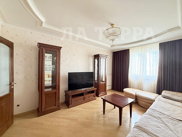 Снять 3-к квартиру, 73 кв.м., Москва, Грина ул, 40 (№74285)