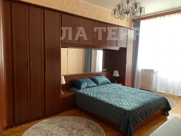 Снять 2-к квартиру, 53 кв.м., Москва, Хамовники, Саввинская наб, 3 (№74391)