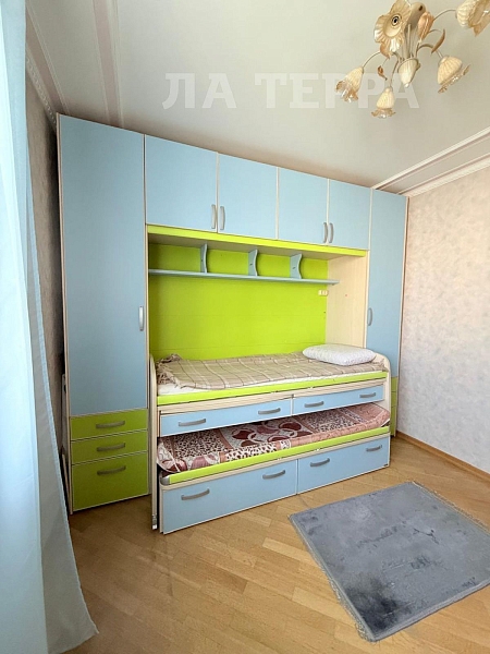 Снять 3-к квартиру, 73 кв.м., Москва, Грина ул, 40 (№74368)