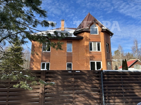 Дом, 288 кв.м., Московская область, Одинцовский р-н (№74190) Дом, 288 кв.м., Московская область, Одинцовский р-н (№74190)