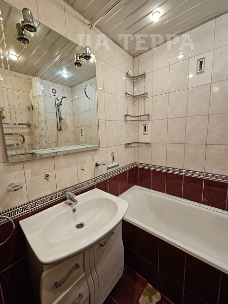 Квартира по адресу: Москва, Строгино, Строгинский б-р, 4к1, общая площадь 65.3 (№74459)