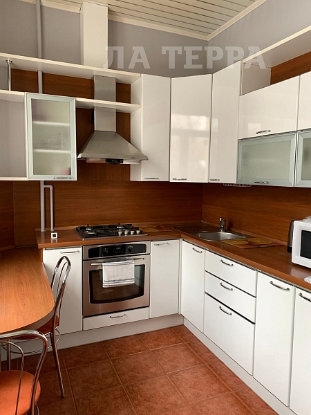 Снять 2-к квартиру, 53 кв.м., Москва, Хамовники, Саввинская наб, 3 (№74391)