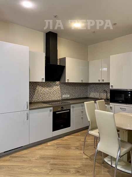 Снять 1-к квартиру, 57 кв.м., Заречье рп, Медовая ул, 4 (№73832)