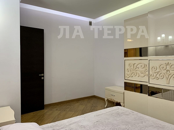 Снять 1-к квартиру, 57 кв.м., Заречье рп, Медовая ул, 4 (№74467)
