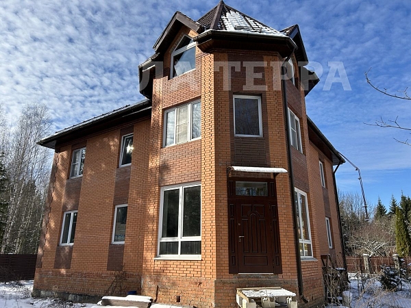 Дом, 288 кв.м., Московская область, Одинцовский р-н (№74190) Дом, 288 кв.м., Московская область, Одинцовский р-н (№74190)