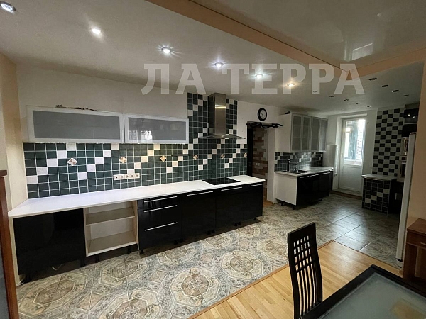 Квартира по адресу: Красногорск, Красногорский б-р, 17, общая площадь 94.7 (№74424)