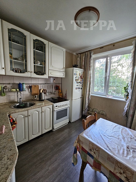 Квартира по адресу: Москва, Строгино, Строгинский б-р, 4к1, общая площадь 65.3 (№74459)